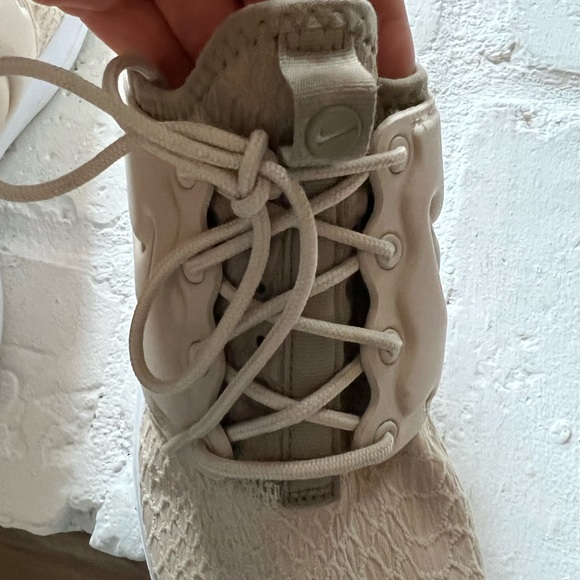 8.5 tan womens nikes - Picture 8 of 8